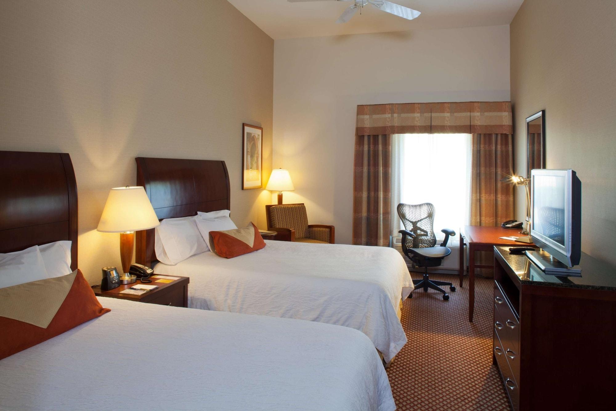 Hilton Garden Inn Riverhead Exterior foto