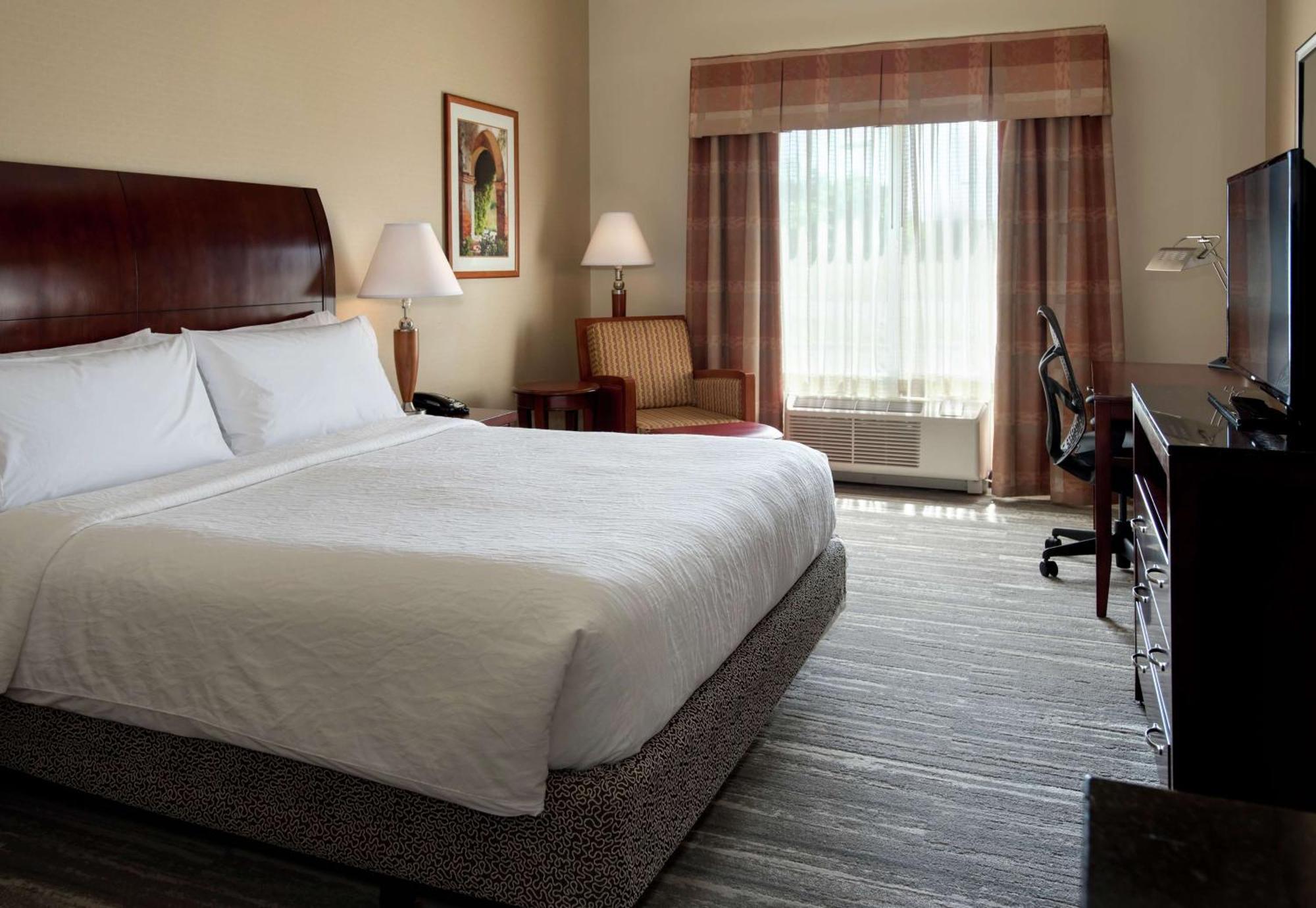 Hilton Garden Inn Riverhead Exterior foto