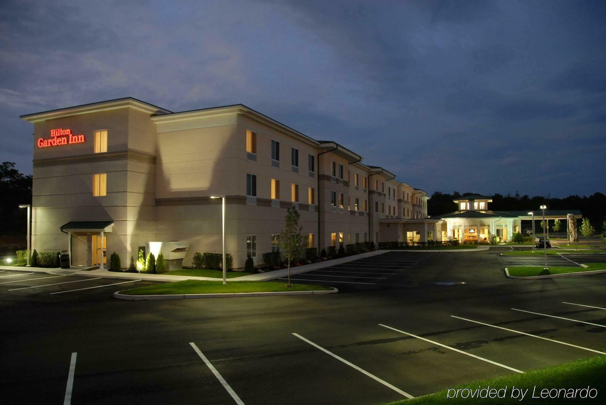 Hilton Garden Inn Riverhead Exterior foto